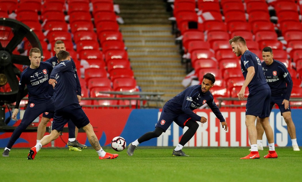 Čeští fotbalisté si ve čtvrtek zatrénovali ve Wembley, kde v pátek vyzvou domácí Anglii