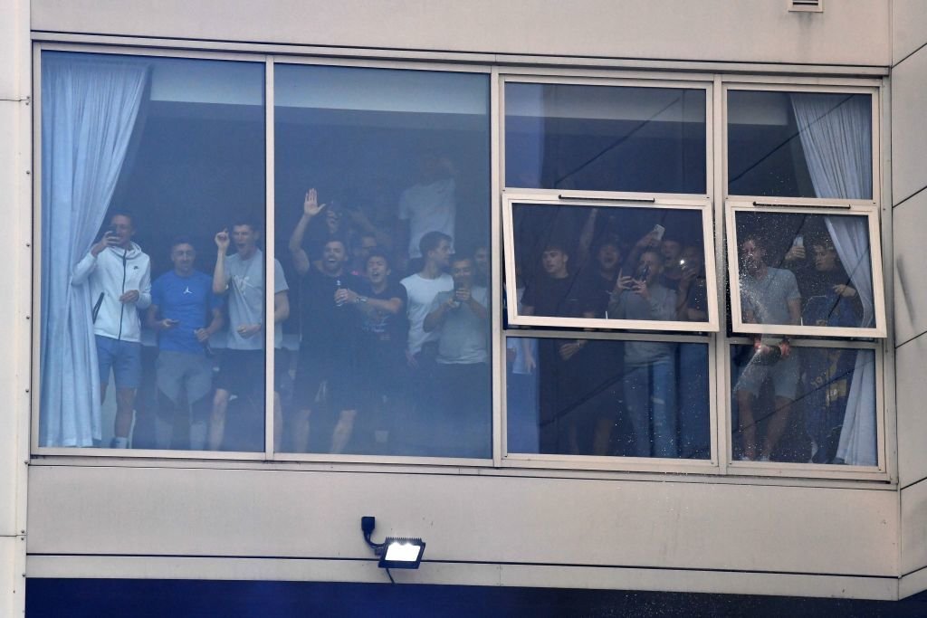 Fotbalisté Leedsu slavili v pátek postup do Premier League na hotelu