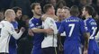 Závěr duelu mezi Chelsea a Evertonem byl pořádně vyhecovaný. Ještě za stavu 0:0 podle některých médií srbský obránce "blues" Ivanovič kousl při strkanici soupeře z Evertonu.