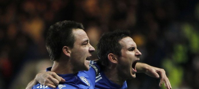 Lampard s Terrym slaví gól Chelsea
