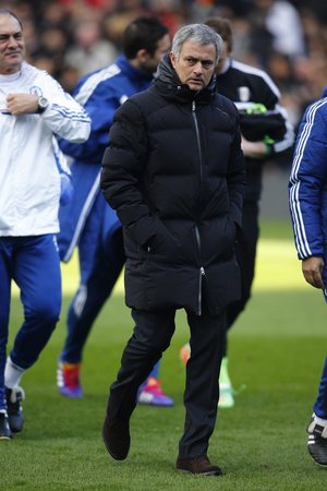 José Mourinho s prvním poločasem Chelsea proti Fulhamu nebyl vůbec spokojený