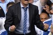 Portugalský manažer Chelsea José Mourinho zápasy tradičně prožívá, s týmem se raduje, ale prožívá s ním i zklamání