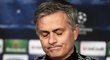 Trenér Jose Mourinho by se na lavičku Chelsea mohl vrátit, podmiňuje to ale splněním tří podmínek - chce, aby tým hrál Ligu mistrů, bral 12 milionů liber a také požaduje udržení záložníka Franka Lamparda