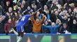 Bertrand Traore slaví gól Chelsea v utkání Premier League