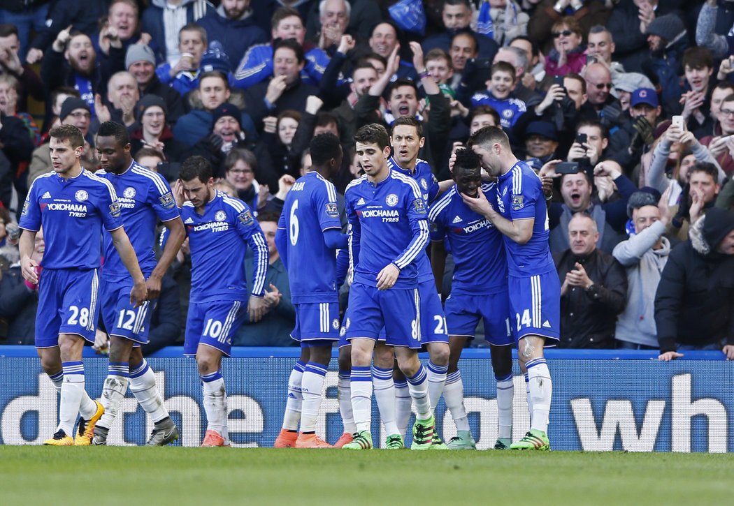 Radost Chelsea. &#34;Blues&#34; vedli nad Stoke po trefě Bertranda Traoreho 1:0.