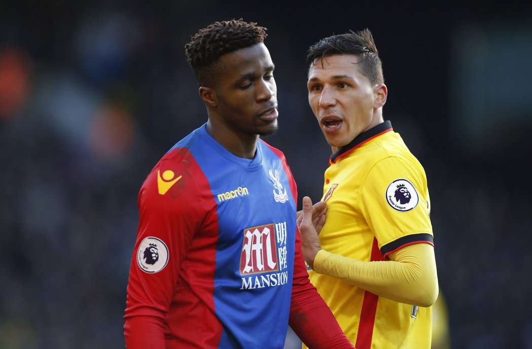 Střelec Crystal Palace Zaha se v utkání ve Watfordu neprosadil. Do statistik se zapsal jen žlutou kartou za filmování.