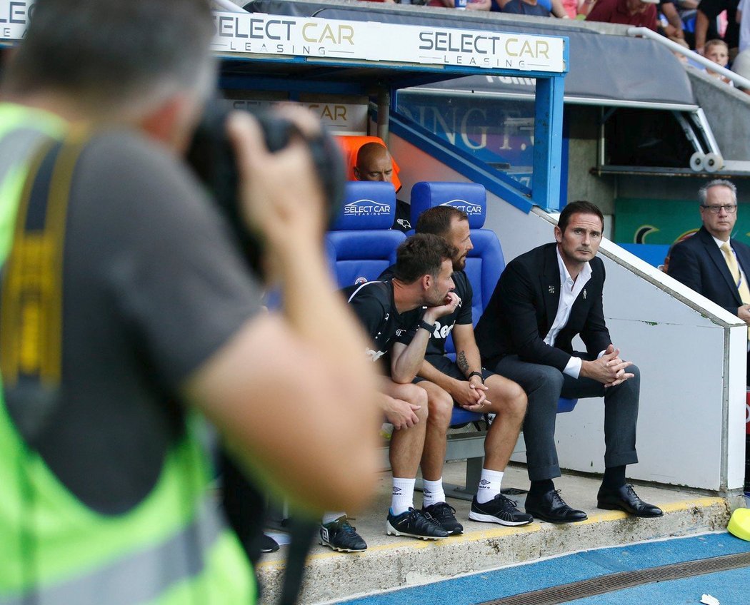 Frank Lampard skončil jako televizní expert a od nové sezony vede jako hlavní trenér Derby County, kde působí i Matěj Vydra