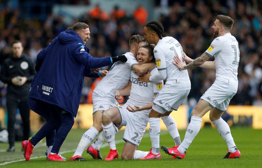 Fotbalisté Leedsu se po 16 letech vrací do Premier League