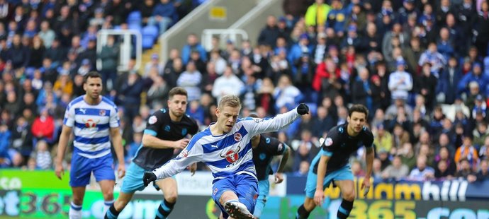 Matěj Vydra a jeho nevydařený penaltový pokus v zápase proti Sheffieldu Wednesday