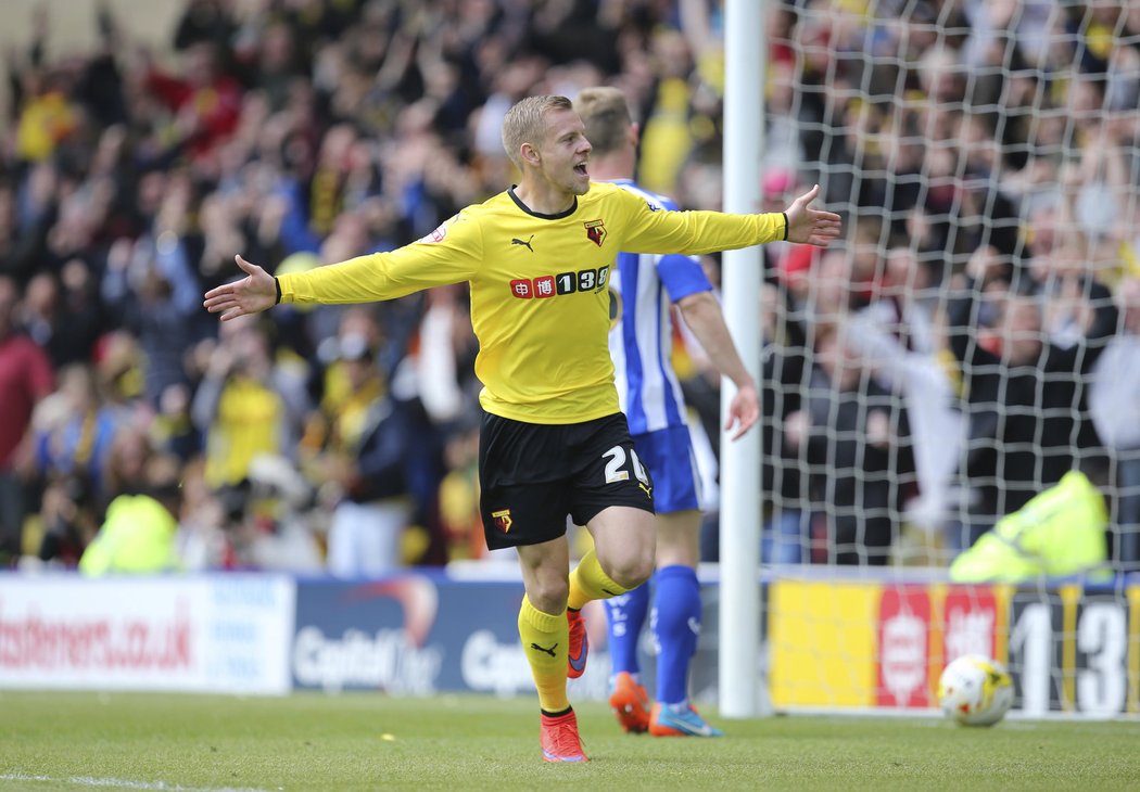 Matěj Vydra se raduje z gólu do sítě Sheffield na závěr druhé anglické ligy