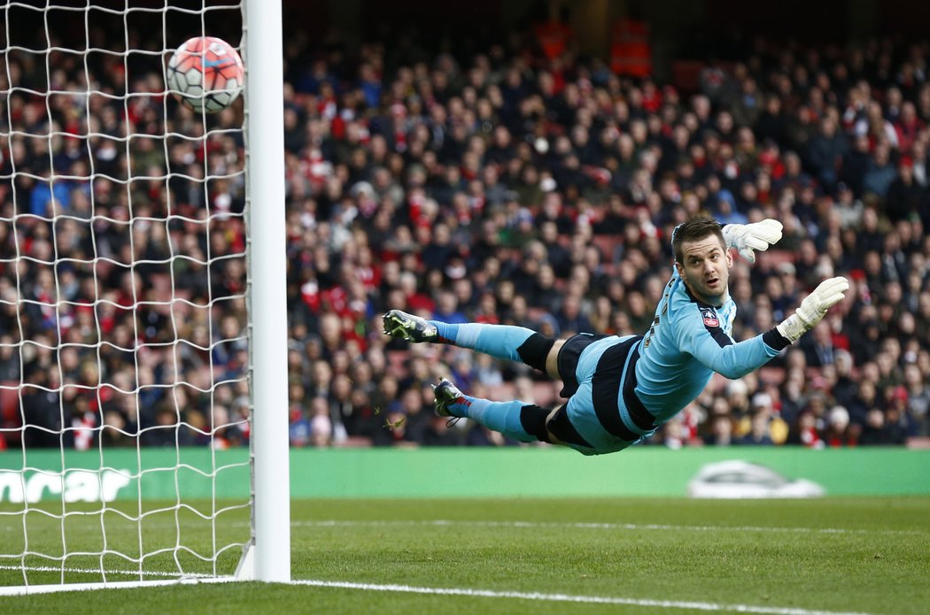 Krásný gól dal Arsenal v FA Cupu do sítě Burnley, v poločase ale byl stav nerozhodný 1:1.