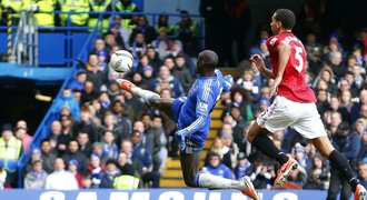 Čech čaroval, Chelsea skolila United a je v semifinále FA Cupu