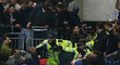 Policie zasahuje proti fanouškům Millwallu během semifinále FA Cupu proti Wiganu