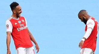 Aubameyang vyřídil obhájce ze City, Arsenal si zahraje 21. finále FA Cupu