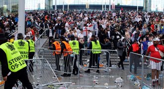 Trest pro Anglii po finále EURO. Za řádění fanoušků bude zavřený stadion