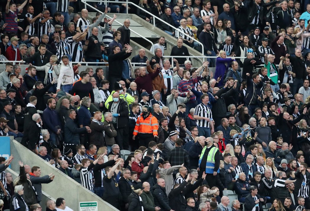 Angličtí fanoušci řádili během finálového utkání na mistrovství Evropy ve Wembley