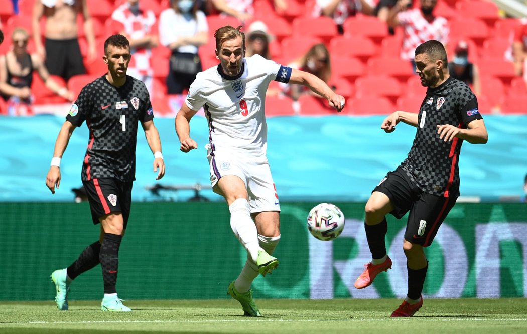 Harry Kane v soubojích s chorvatskou obranou