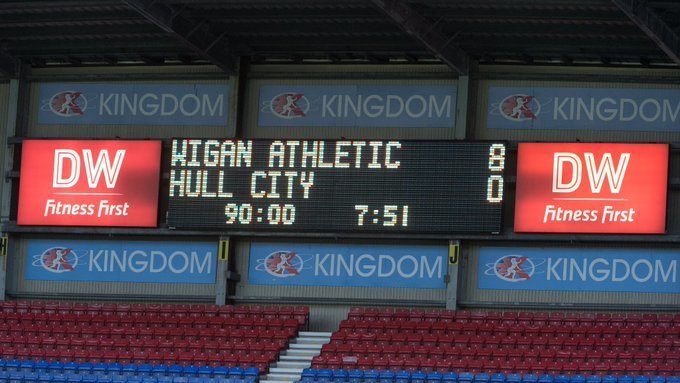 Wigan nasázel Hull sedm gólů za poločas, po přestávce přidal ještě rekordní osmý