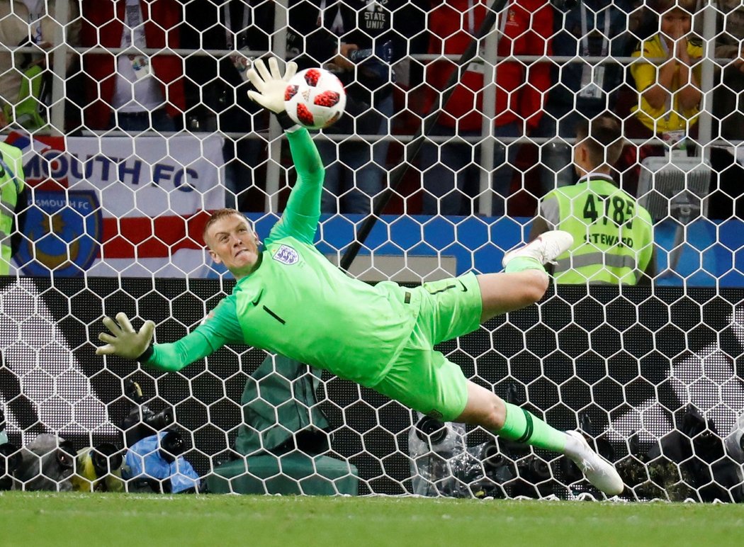 Anglický hrdina. Jordan Pickford chytá rozhodující penaltu v osmifinále s Kolumbií