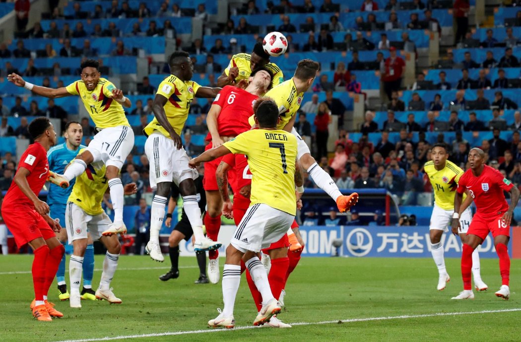 Hlavička Yerryho Miny, která poslala osmifinále mezi Kolumbií a Anglií do prodloužení