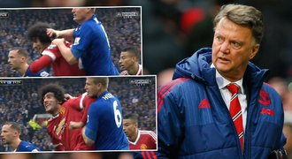 Dozvuky šlágru. Van Gaal tahal reportéra za vlasy, Ranieri odletěl