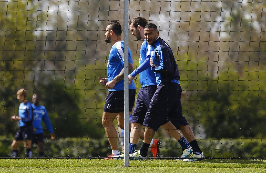 Marcin Wasilewski, Christian Fuchs a Danny Simpson přichází na trénink Leicesteru