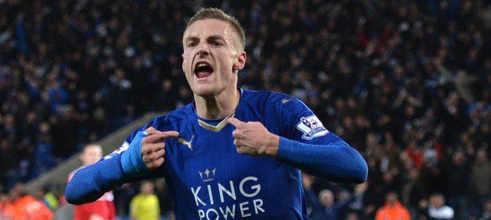 Jamie Vardy slaví jeden z gólů Leicesteru