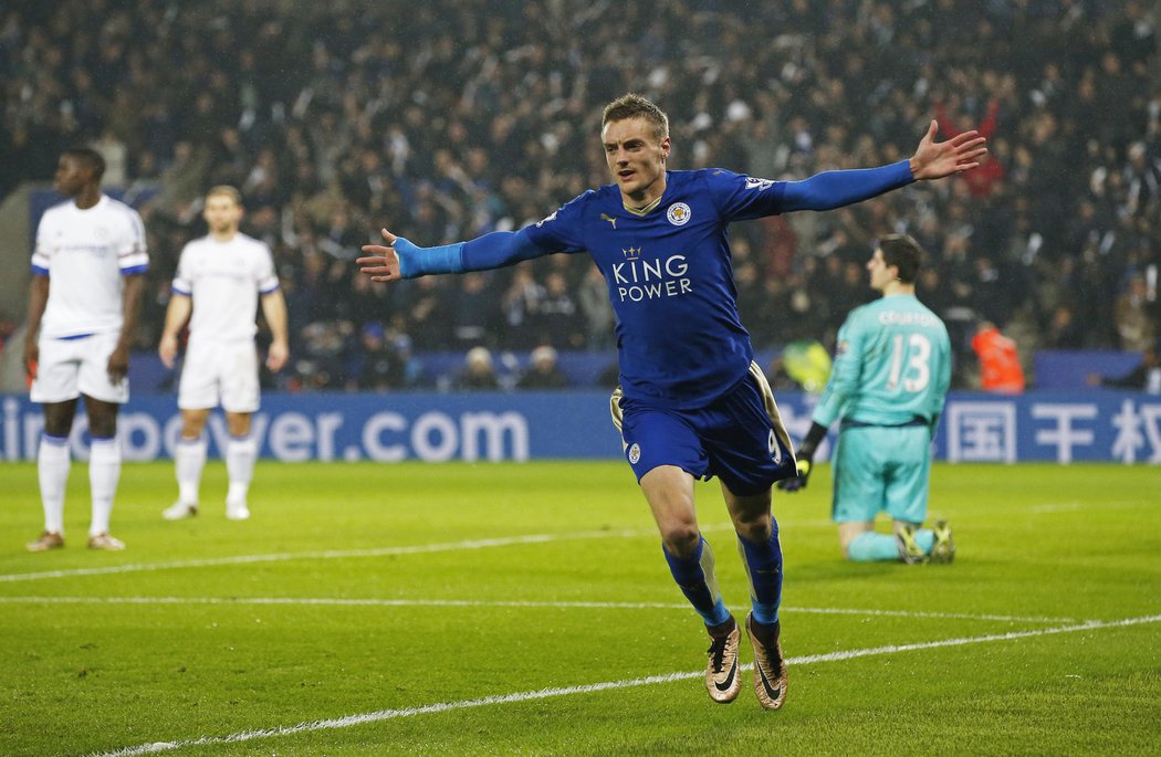 Útočník Leicesteru Jamie Vardy otevřel skóre zápasu