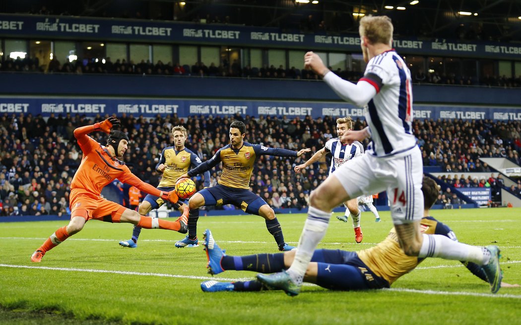 Tým WBA sice trefil v utkání Premier League s Arsenalem branku jen jednou, stejně ale vyhrál 2:1. Arteta z Arsenalu si totiž přávě vstřelil vlastní gól.