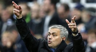 Mourinho zuřil: Podavači míčů zdržovali, sudí mohl nastavit 20 minut