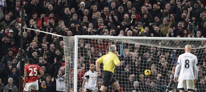 Fotbalisté Manchesteru United vyhráli v Premier League nad Swansea, podobné překvapení jako v FA Cupu nepřipustili