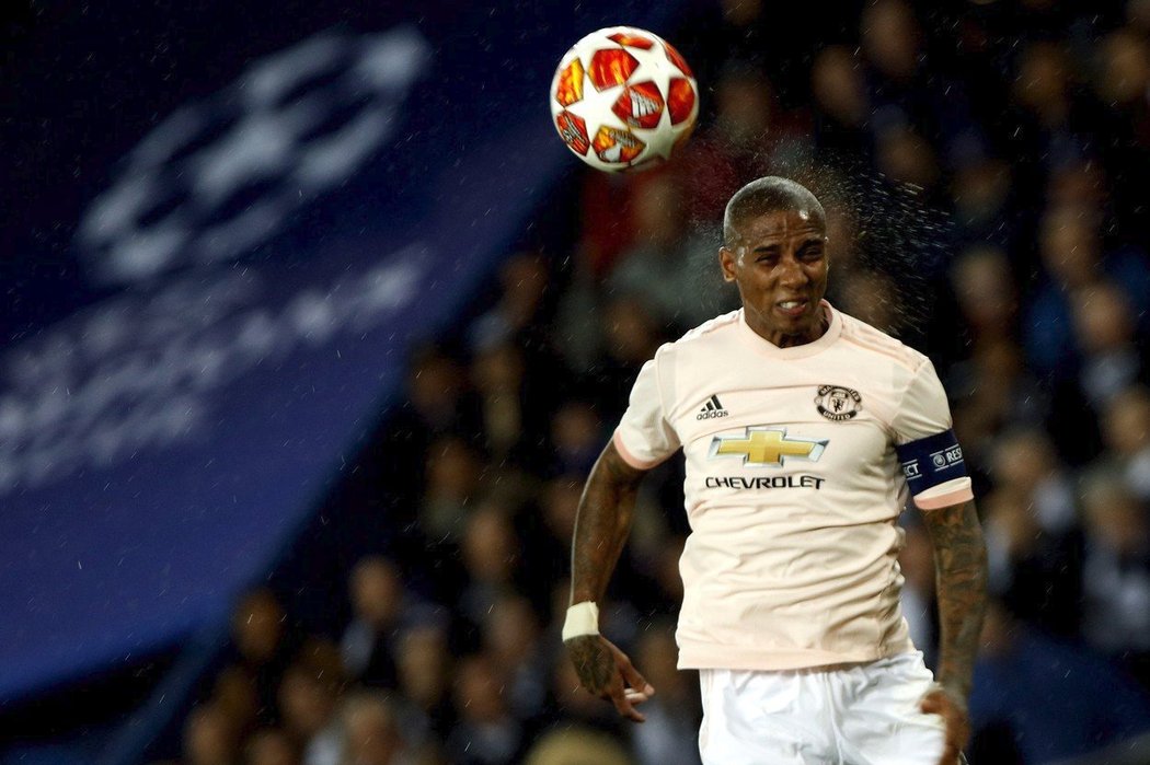 Ekvádorský bek Antonio Valencia je na odchodu z Manchesteru United