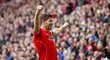 Kapitán Liverpoolu Steven Gerrard se raduje. Vstřelil do sítě QPR vítězný gól na 2:1 a odčinil tak neproměněnou penaltu