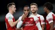 Fotbalisté Arsenalu slaví branku v Ligovém poháru proti Brentfordu