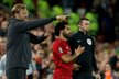 Trenér Liverpoolu Jürgen Klopp ve chvíli, kdy v Ligovém poháru proti Chelsea poslal na trávník Mohameda Salaha