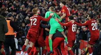 Deset gólů a penalty! Liverpool v pohárové přestřelce udolal Arsenal