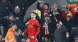 Sedmnáctiletý Ben Woodburn slaví premiérovou trefu za první tým Liverpoolu