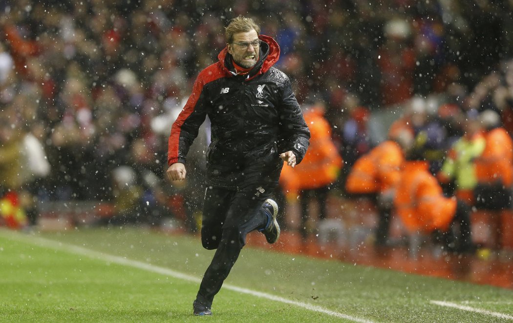 Rado trenéra Jürgena Kloppa. Jeho Liverpool srovnal v souboji s Arsenal na 3:3 v 90. minutě.