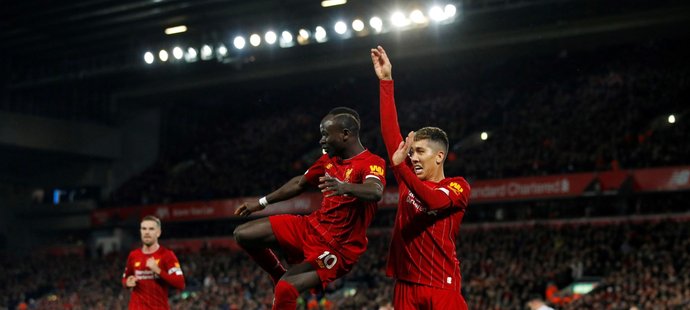 Gólová radost fotbalistů Liverpoolu v utkání proti Sheffieldu