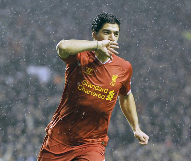 Kanonýr Liverpoolu Luis Suárez se trefil i v derby s Evertonem Kanonýr Liverpoolu Luis Suárez se trefil i v derby s Evertonem