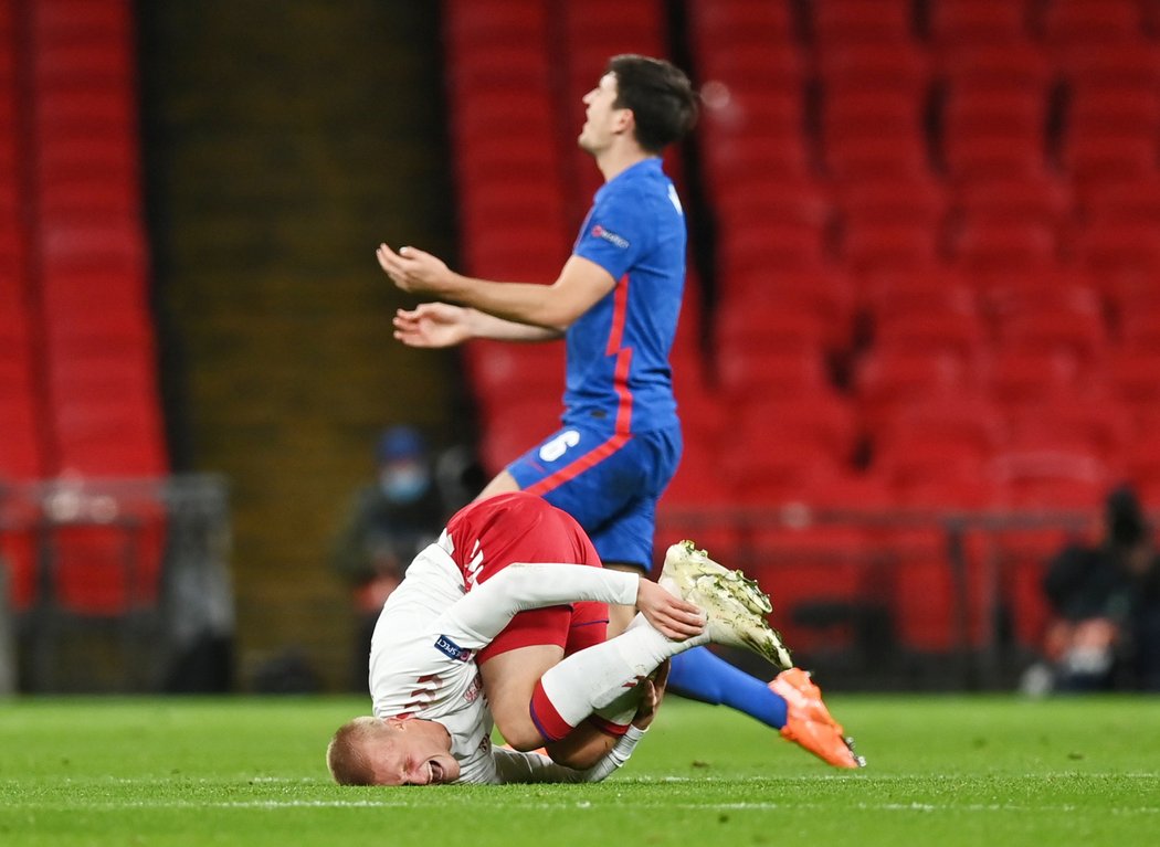 Harry Maguire vydržel proti Dánsku na hřišti jen půl hodiny