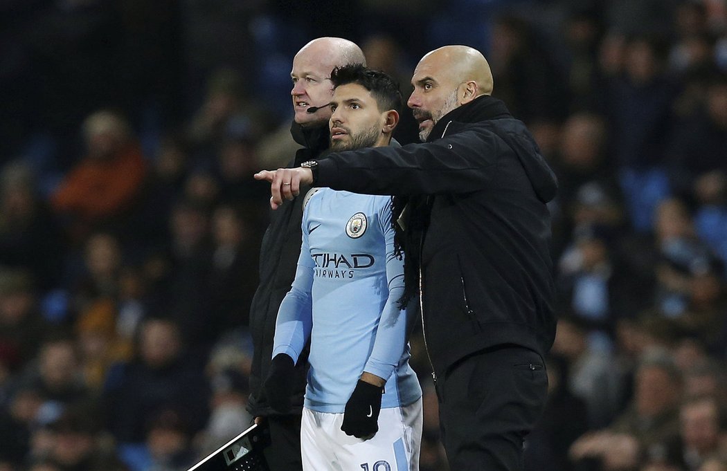 Běž tam a rozhodni! Sergio Agüero zachránil Pepa Guardiolu a Manchester City od blamáže