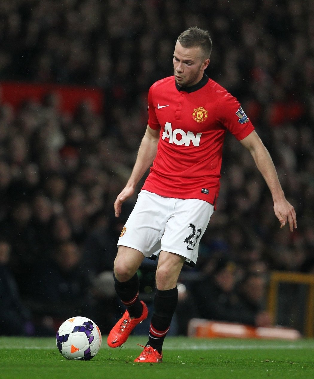 Tom Cleverley, záložník, 24 let