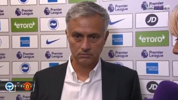 Mourinho nezvládl kritiku. Po prohře United vyjel na reportérku Mourinho nezvládl kritiku. Po prohře United vyjel na reportérku