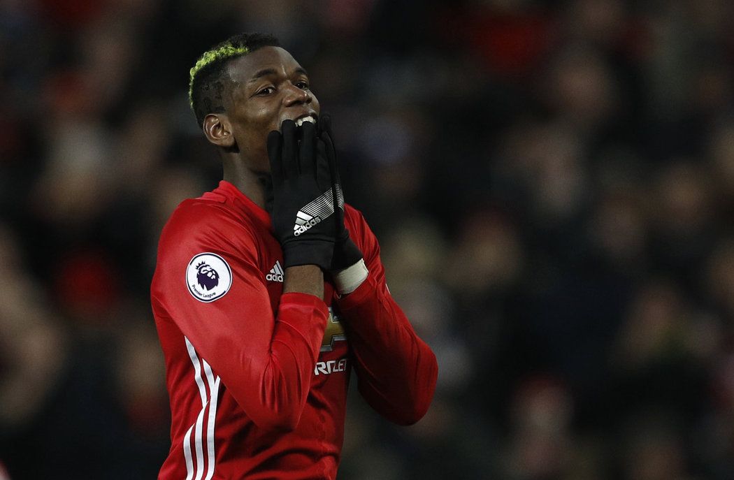 Paul Pogba neměl svůj den. Nedal šanci, zavinil penaltu a zákeřně fauloval