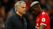 Trenér Manchesteru United José Mourinho a francouzský záložník Paul Pogba