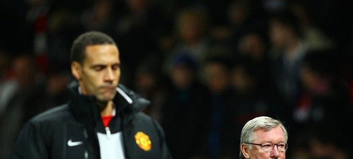 Obránce Manchesteru United Rio Ferdinand zradil v sobotu Sira Alexe. Možná proto brzy anglický klub opustí...