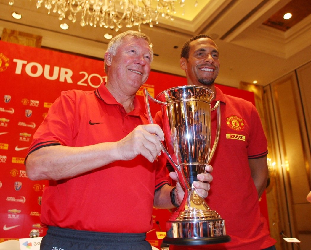 V létě měli Sir Alex Ferguson a Rio Ferdinand ještě úsměvy na tváři, teď vztah mezi oběma muži ochladl