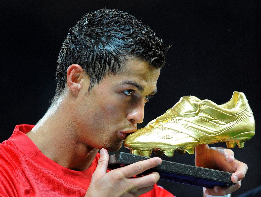 Ronaldo se Zlatou kopačkou v dresu United