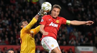 Nenasytná Machačkala chystá miliony, chce Vidiče z Man United